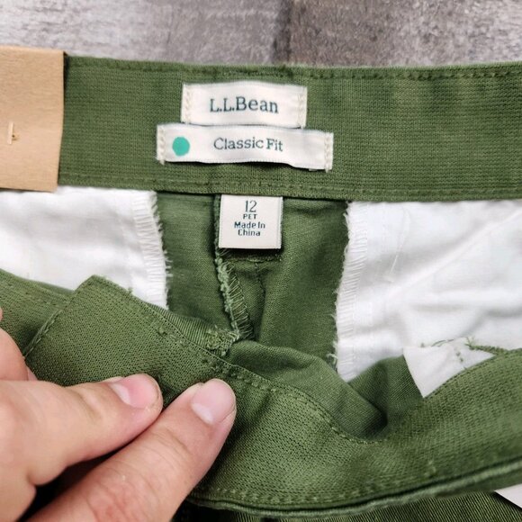 Womens LL Bean size 12 Petite Green Classic Fit Stretch Capri Pants 20.5" inseam - Picture 4 of 11